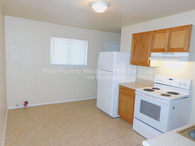 Building Photo - 4216 Parker St