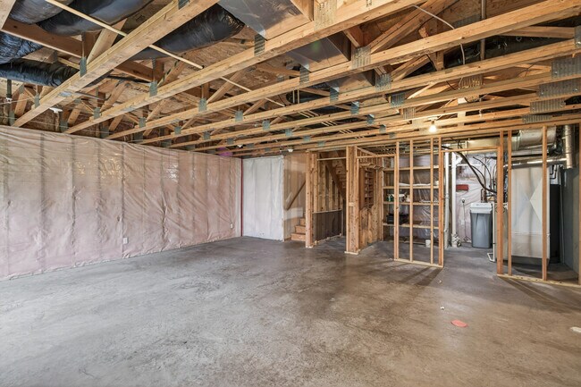 Building Photo - 5130 Holly Ln N