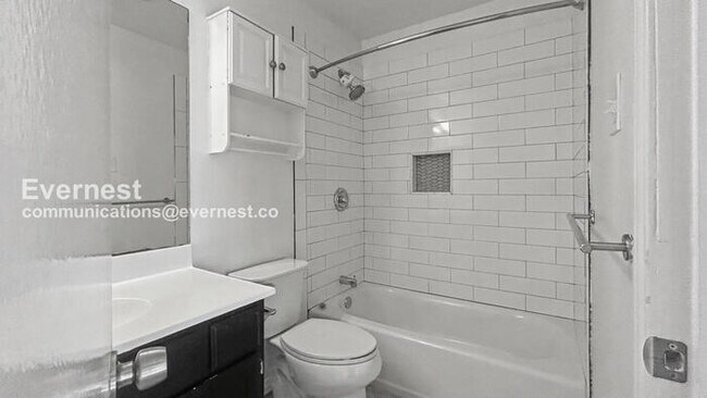 Building Photo - 900 Taulbee Ln