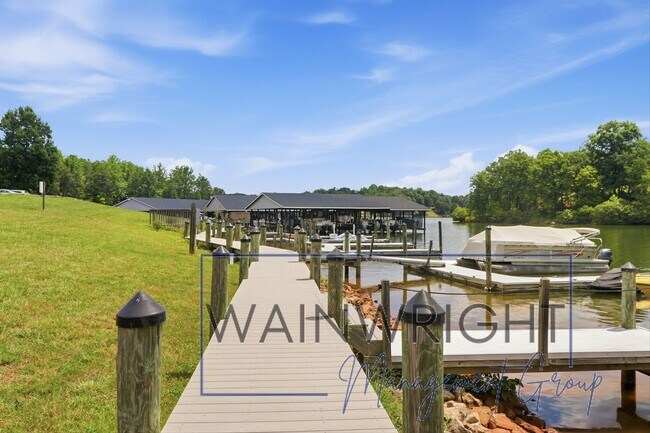 Building Photo - Lake Access Home Wirtz, VA