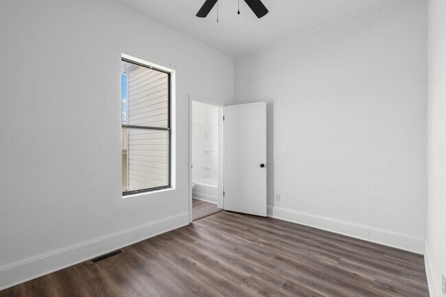 Building Photo - 813 S Jefferson Ave
