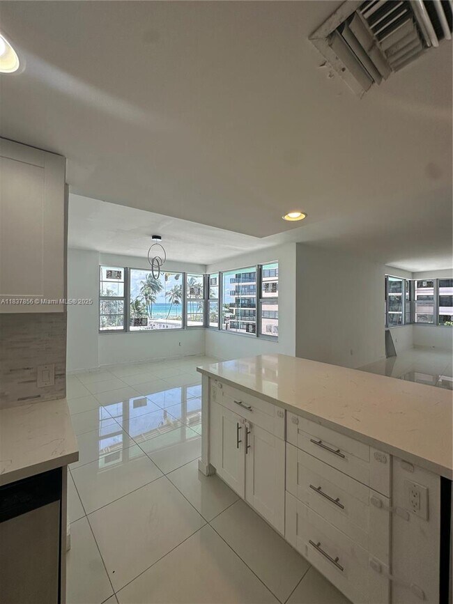 Building Photo - 5255 Collins Ave