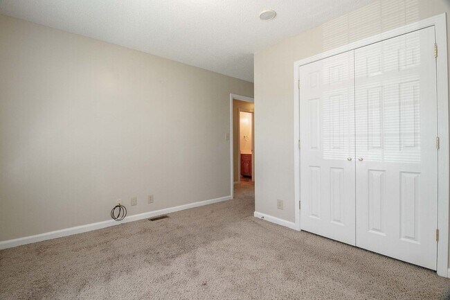 Building Photo - 3059 Woody Ln