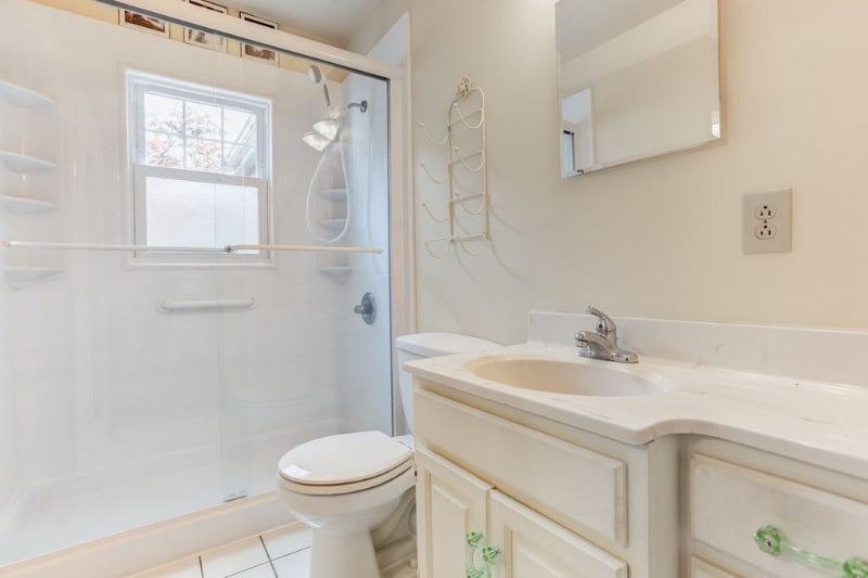 Building Photo - 1306 Henning Ave