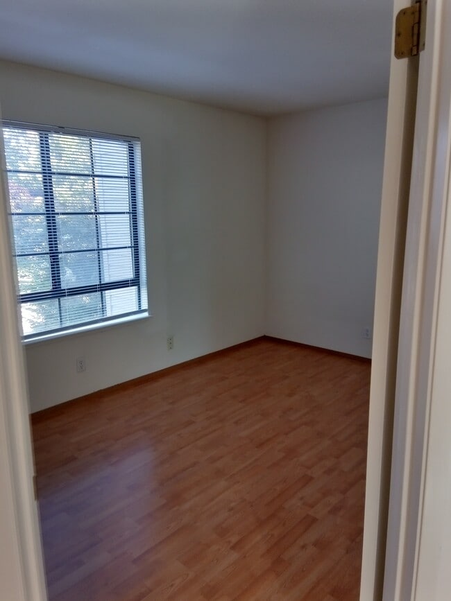 Building Photo - 1250 Formosa Dr