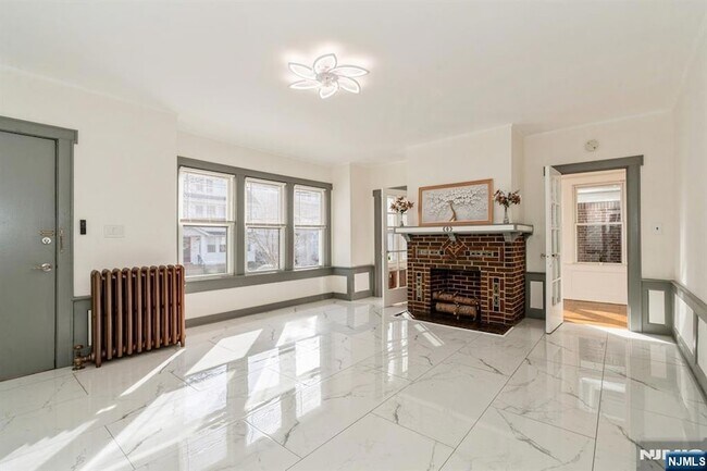 Building Photo - 41-43 Poe Avenue Unit 1