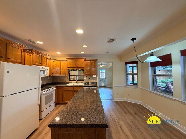Building Photo - Stunning 3 Bedroom Home in Valparaiso with In-ground pool!