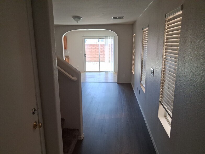 Building Photo - 8011 Torremolinos Ave
