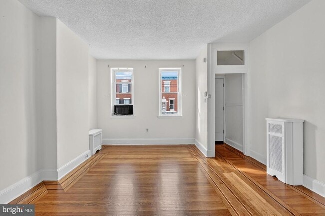 Building Photo - 2343 E Huntingdon St