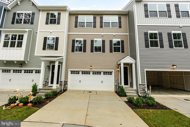 Building Photo - 606 Snapdragon Ct