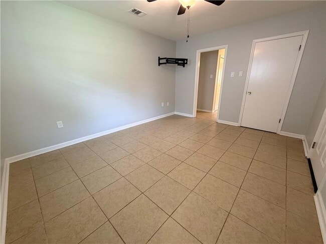 Building Photo - 210 Transcontinental Dr