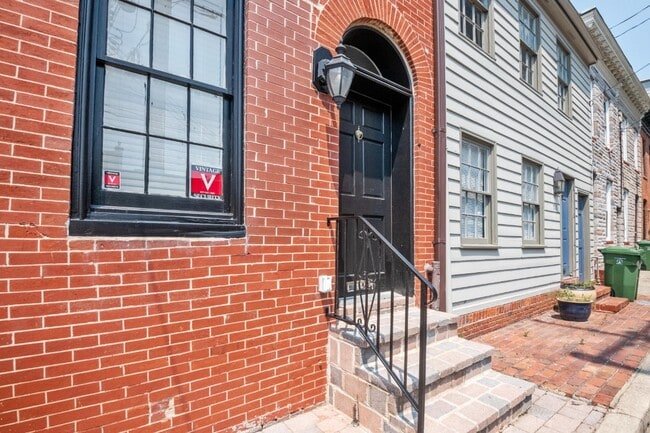 Building Photo - 520 S Bethel St