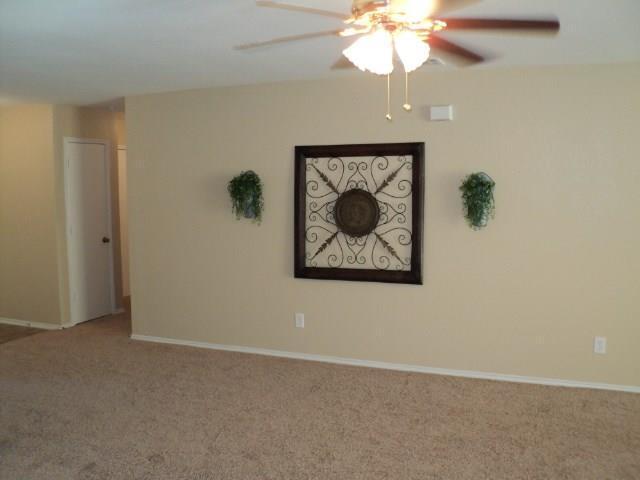 Building Photo - Fort Worth 3/2/2 Open living area