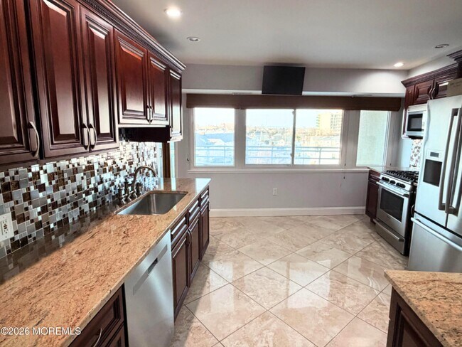 Building Photo - 525 Ocean Blvd