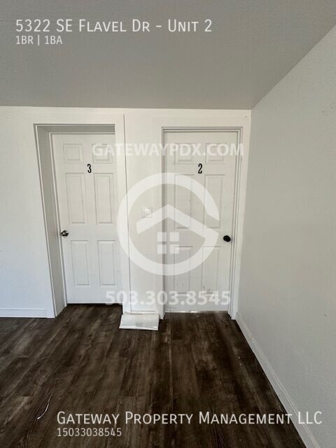 Building Photo - 5322 SE Flavel Dr. Unit #2