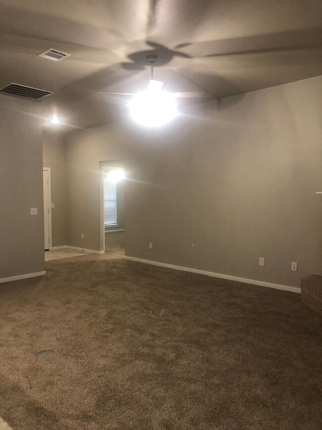 Building Photo - Brand New Home in Hertiage Hills 3/2/2