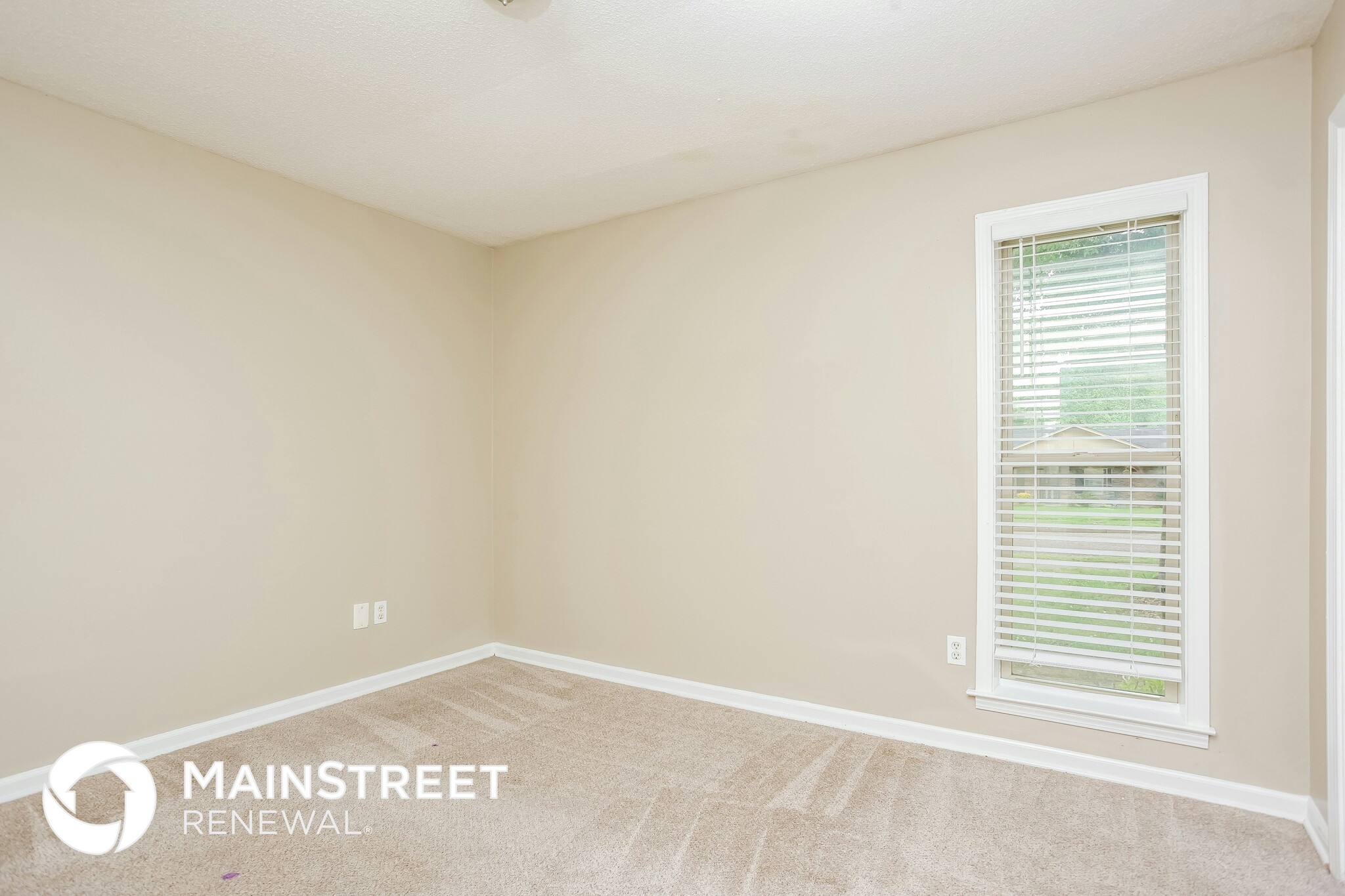 Building Photo - 5262 Sunray Dr
