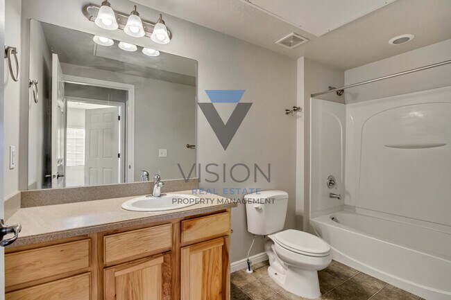 Building Photo - 1077 Canyon Meadow Dr