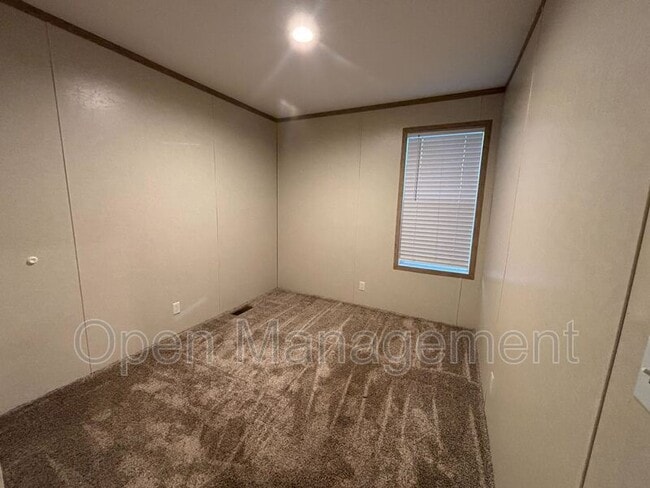 Building Photo - 725 S 12th St