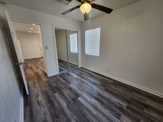 Building Photo - Yucca Ave 6686-6688