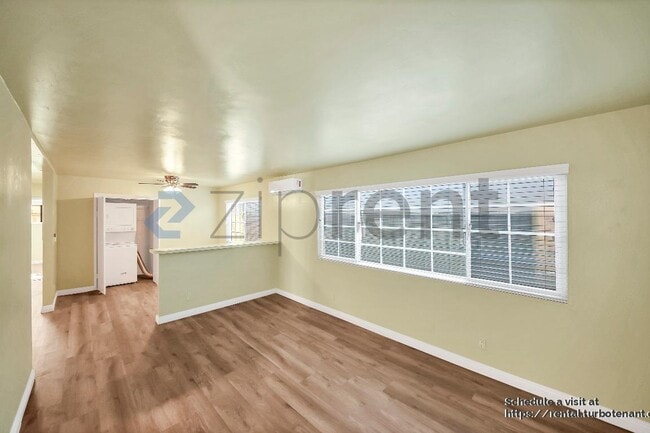 Building Photo - 9226 Palm St