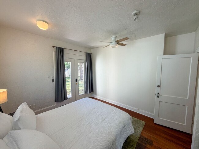 Building Photo - 15 NW 26th St