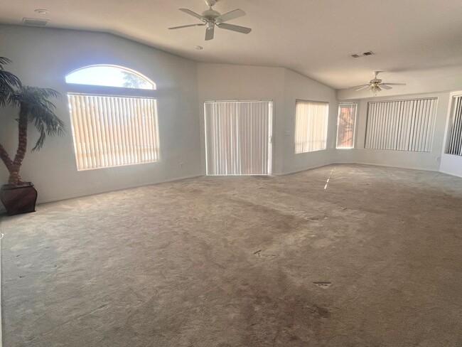 Building Photo - Unfurnished Long Term Pool Home