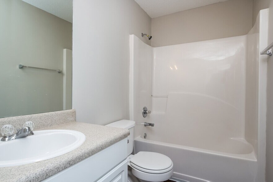 Building Photo - 3046 Summer Breeze Dr