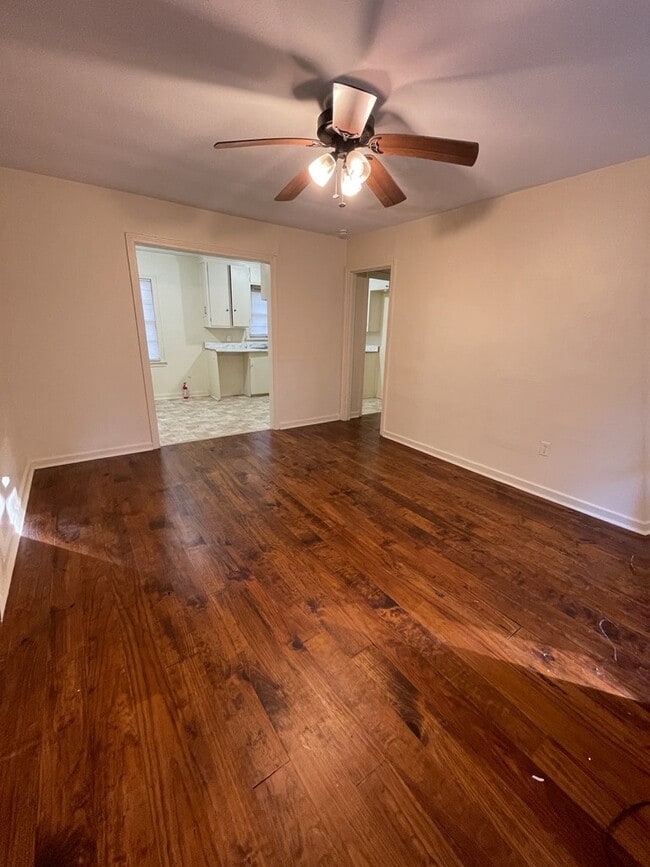 Building Photo - 2786 Brookwood Dr