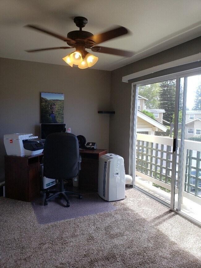 Building Photo - Beautiful Fully Furnished Condo