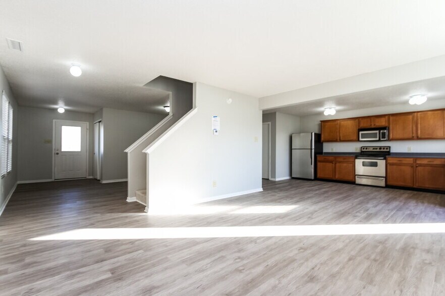 Building Photo - 7926 Hydrangea Ct