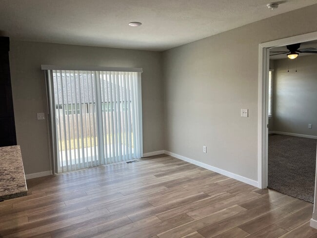 Building Photo - Where Convenience Meets Luxury.