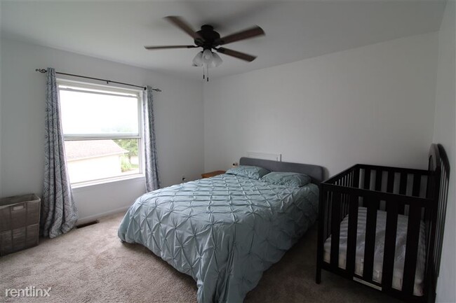 Building Photo - 5531 Redbud Ct