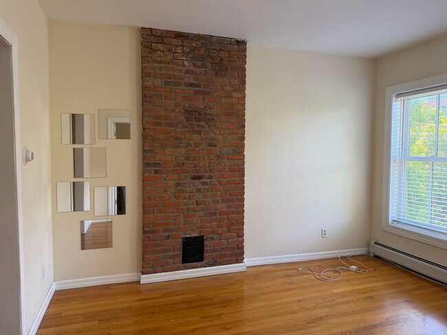 Building Photo - 238 3rd St
