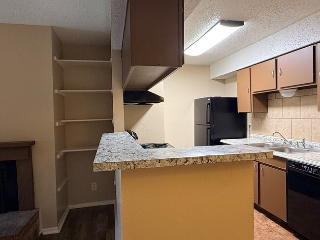 Building Photo - 4700 Boulder Dr