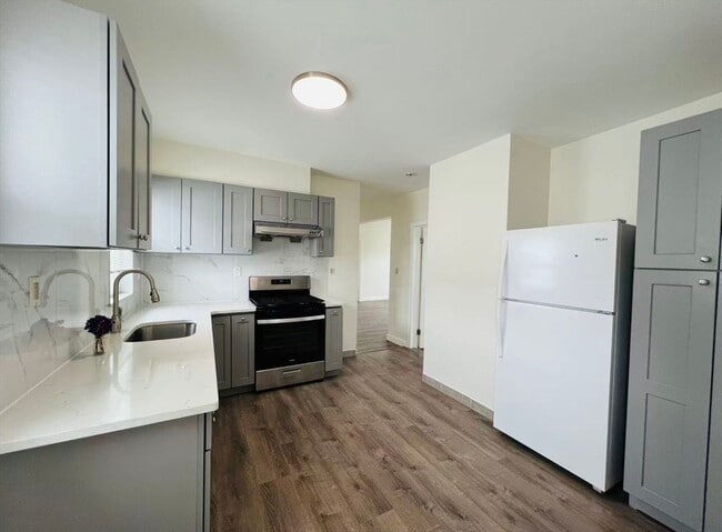 Building Photo - 539 Washington St