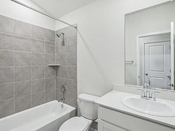 Building Photo - 225 Little Grn Trl