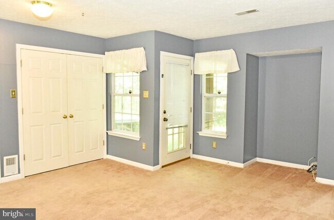 Building Photo - 7005 Cradlerock Farm Ct