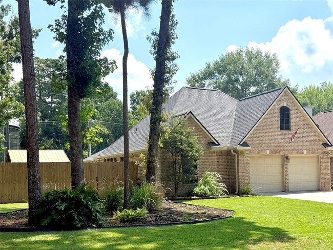 Building Photo - 3202 Pine Chase Dr
