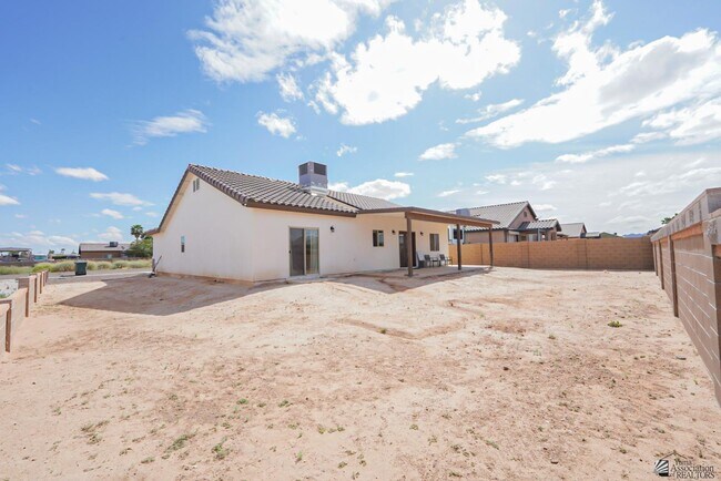 Building Photo - 11762 Gila St