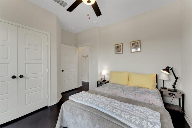 Building Photo - 1089 Hidden Hills Dr
