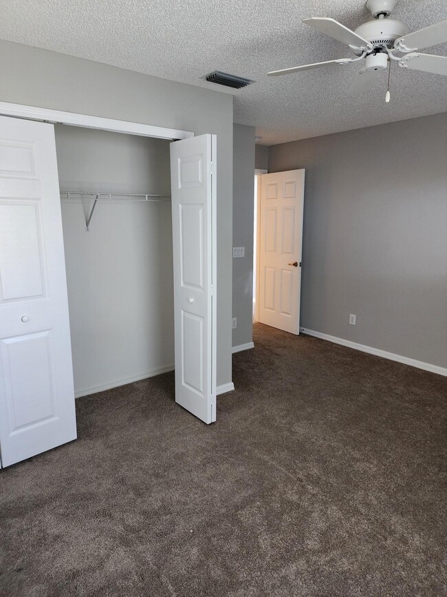 Building Photo - 1415 Hill Ave