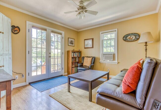 Building Photo - 6309 NE Broadway