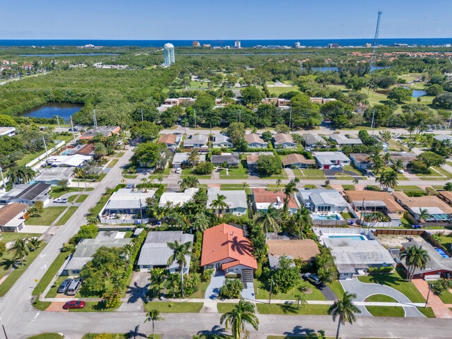 Building Photo - 2119 N 14th Terrace