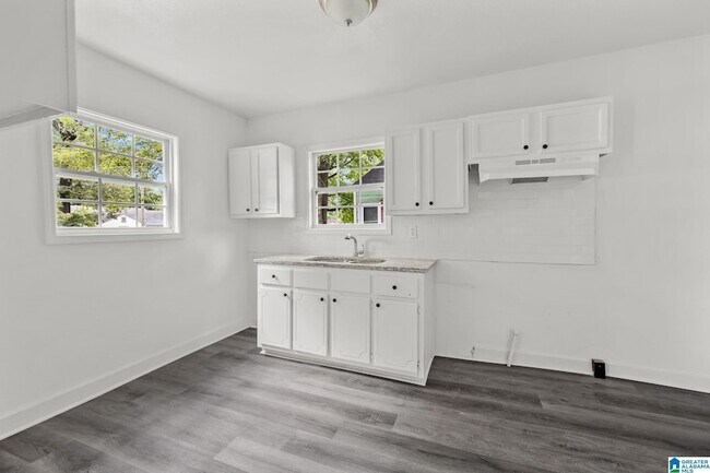 Building Photo - 5000 Court I