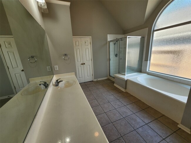Building Photo - 1011 Lexington Green Dr