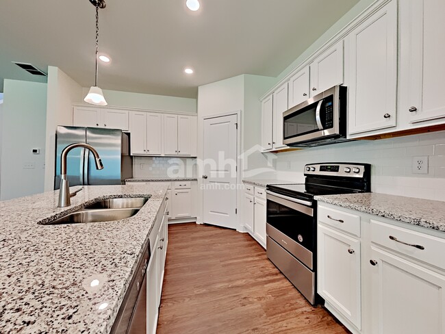 Building Photo - 5235 Smithbriar Dr