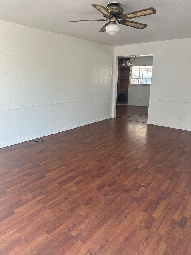 Building Photo - 2209 Ridgecrest Dr