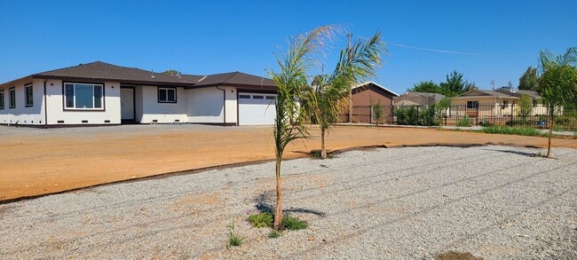 Building Photo - NEW NEW NEW!  NEW HOME ON ACRE HUGE LOT!