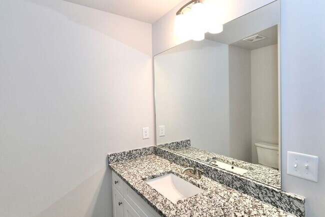 Building Photo - 229 Hellen Vly Dr